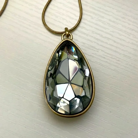 Kenneth Cole Gorgeous teardrop pendant Necklace - Picture 2 of 5